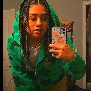 Meet your Posher, Sharee